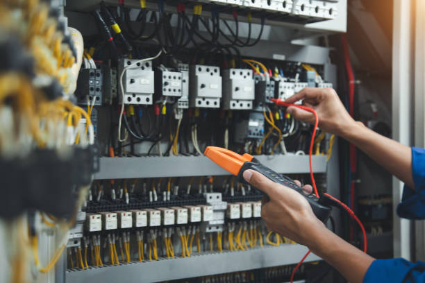 Best Circuit Breaker Repair  in Lake Forest Park, WA